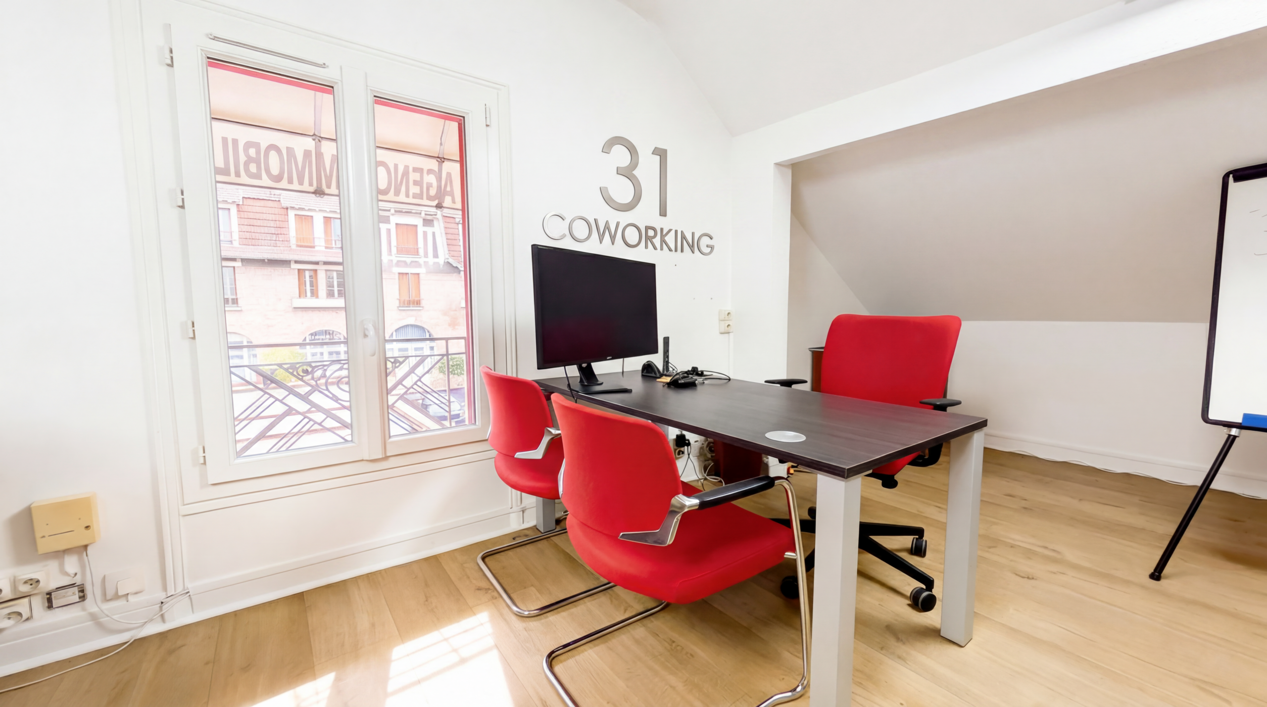 Bureau individuel pour travailler au calme au 31, coworking Franconville